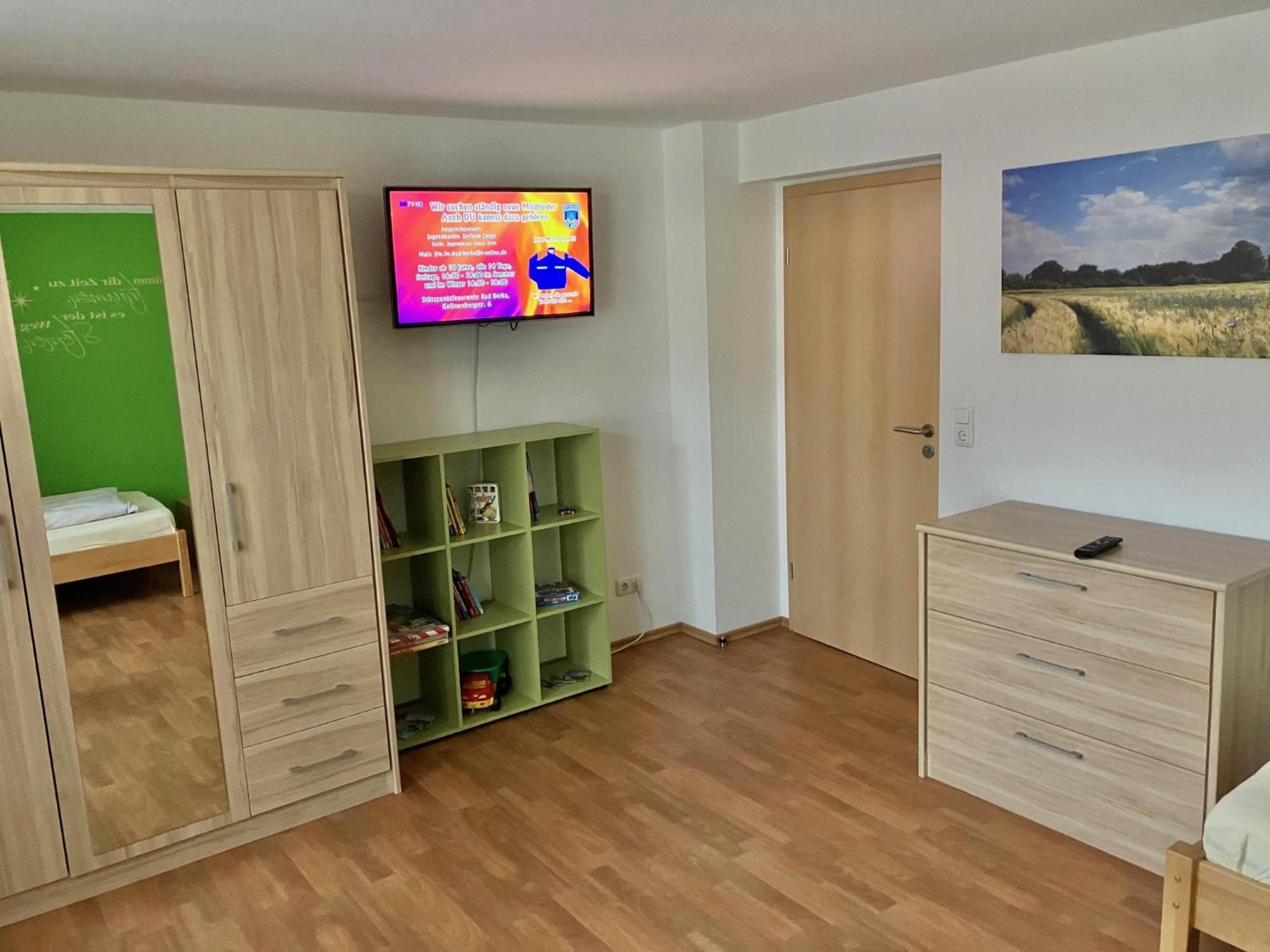 Ferienwohnung Morgensonne Am Kurpark Bad Berka - Parkplatz - Spielplatz - Wlan - 2 Schlafzimmer ภายนอก รูปภาพ