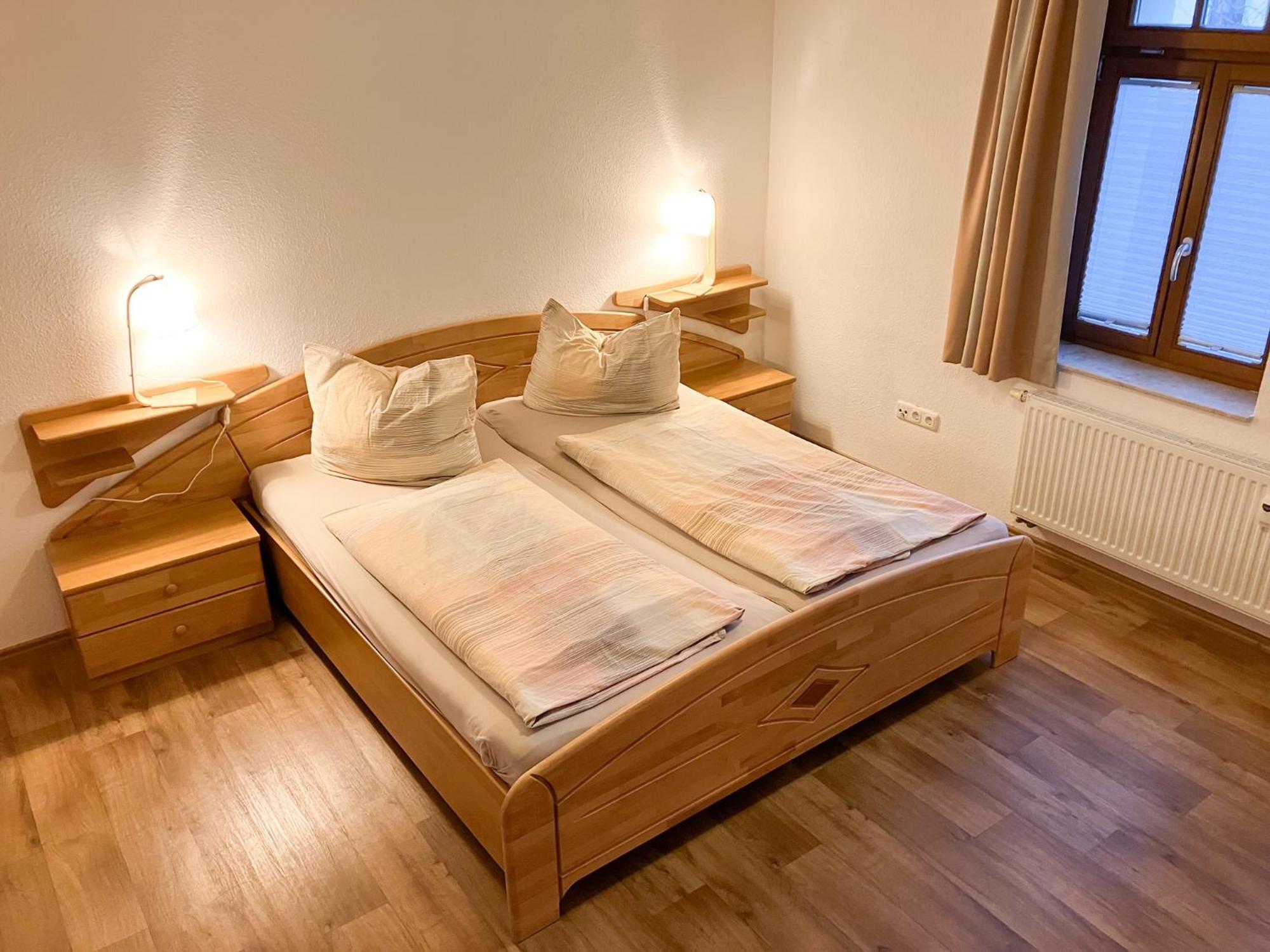 Ferienwohnung Morgensonne Am Kurpark Bad Berka - Parkplatz - Spielplatz - Wlan - 2 Schlafzimmer ภายนอก รูปภาพ