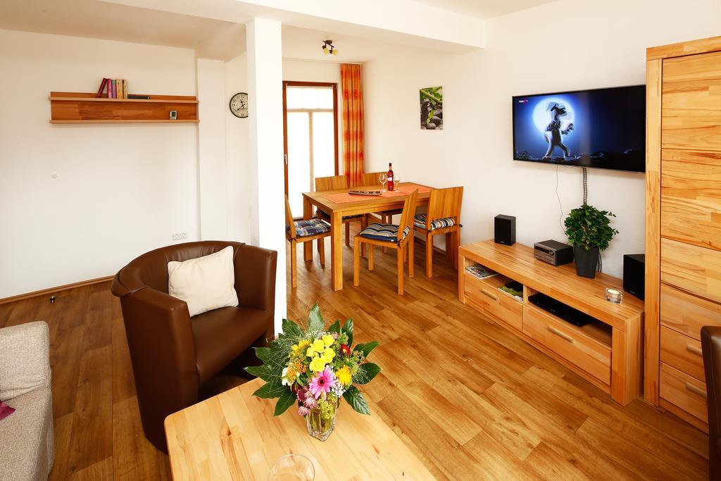 Ferienwohnung Morgensonne Am Kurpark Bad Berka - Parkplatz - Spielplatz - Wlan - 2 Schlafzimmer ห้อง รูปภาพ